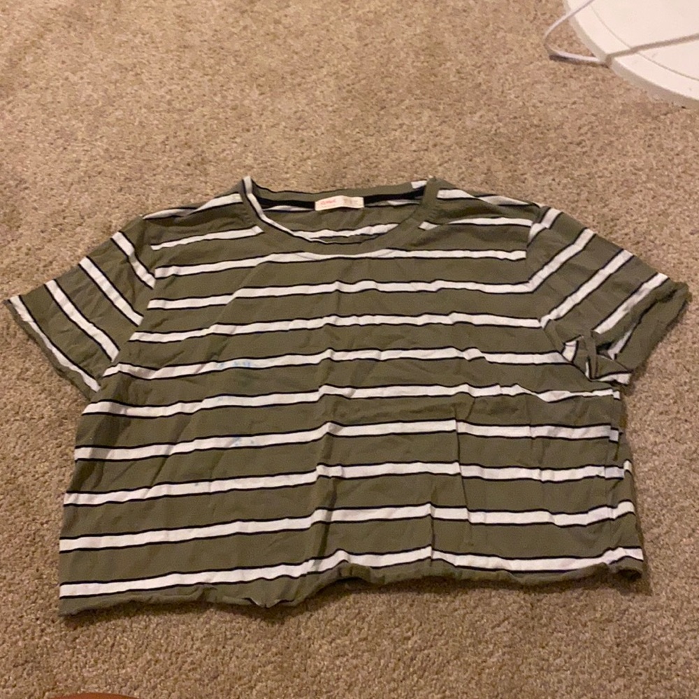 green and white striped cropped tee